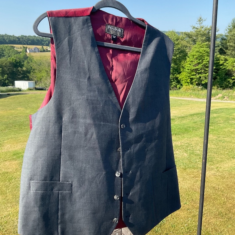 Jos a bank vest